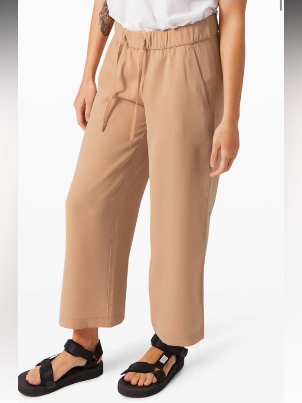 Lululemon On the Fly Wide-Leg 7/8 Pant Woven 25" Beech Wood